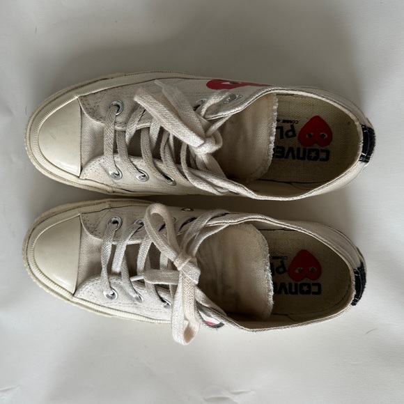 Comme des Garçons Play x Converse Low Top Sneakers! - Picture 6 of 7